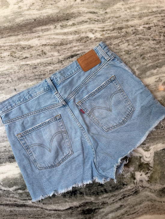 Levi's Pants - Levi's Ribcage Shorts Light Wash Denim Cutoff Shorts
Size 31